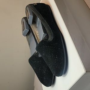 Ugg s/n 1014419 black suede leather flats size 7